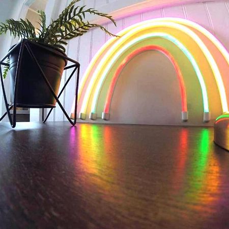 Somewhere Over The Rainbow Loft With Ac Хило Экстерьер фото