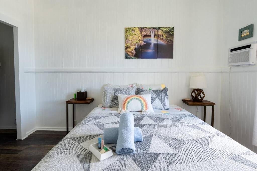 Somewhere Over The Rainbow Loft With Ac Хило Экстерьер фото