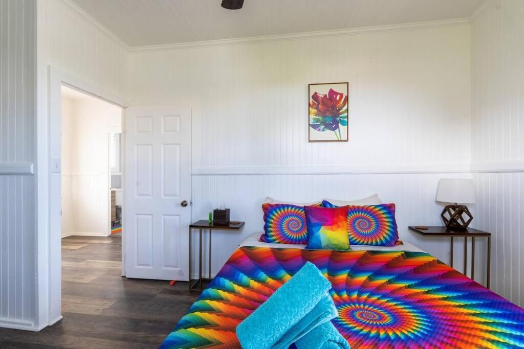 Somewhere Over The Rainbow Loft With Ac Хило Экстерьер фото