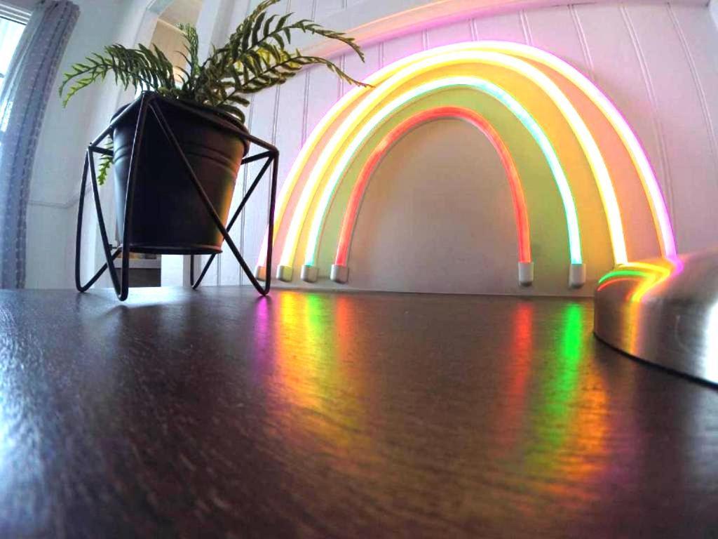 Somewhere Over The Rainbow Loft With Ac Хило Экстерьер фото